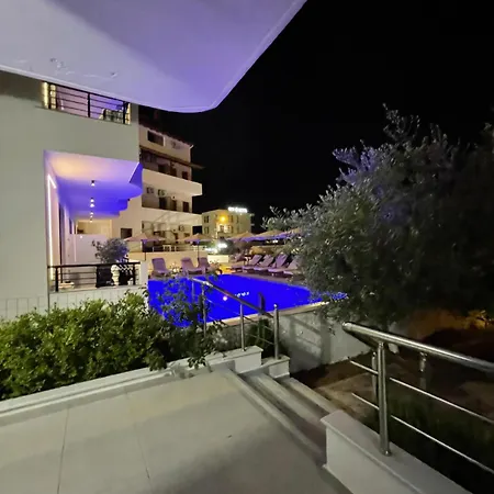 Alma Holiday Hotel *