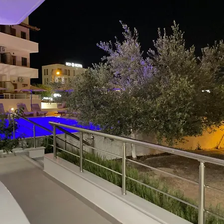 Alma Holiday Hotel *